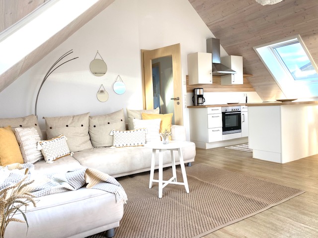 Schlafzimmer mit Doppelbett und Seeblick, Ferienwohnung Panoramablick